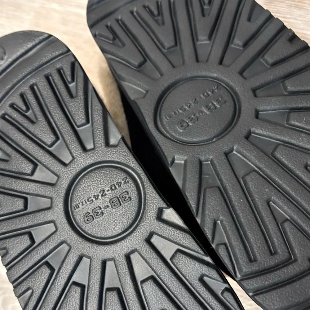 SHEIN Cozy Black Slippers with Cream Fur Lining sz 8 - Picture 3 of 4